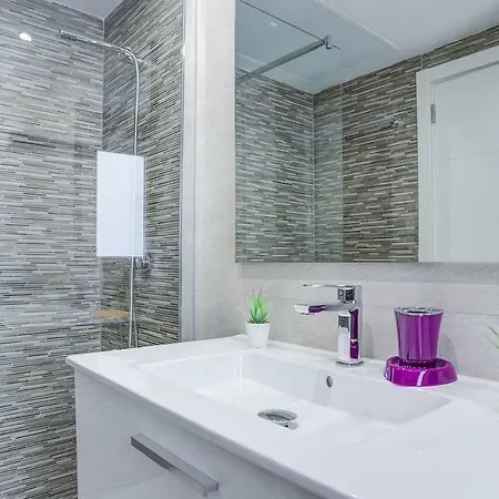 4greta Apartment
